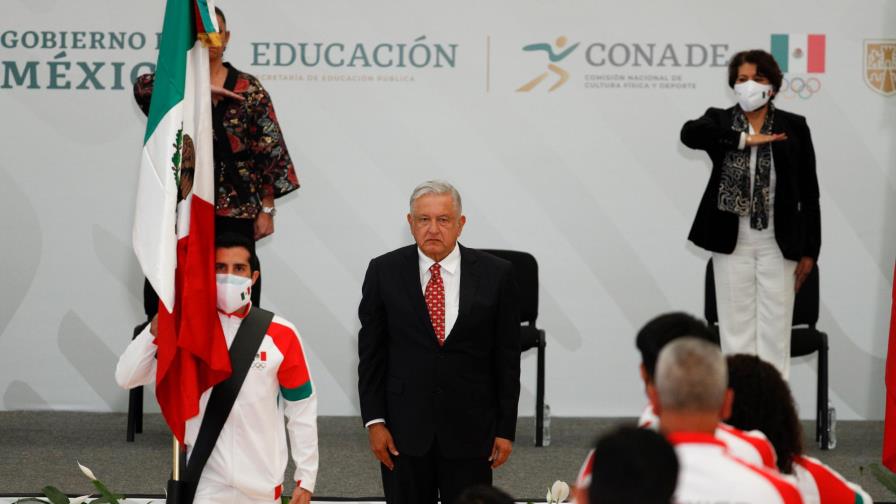 Video muestra a otro hermano de López Obrador recibiendo dinero sospechoso