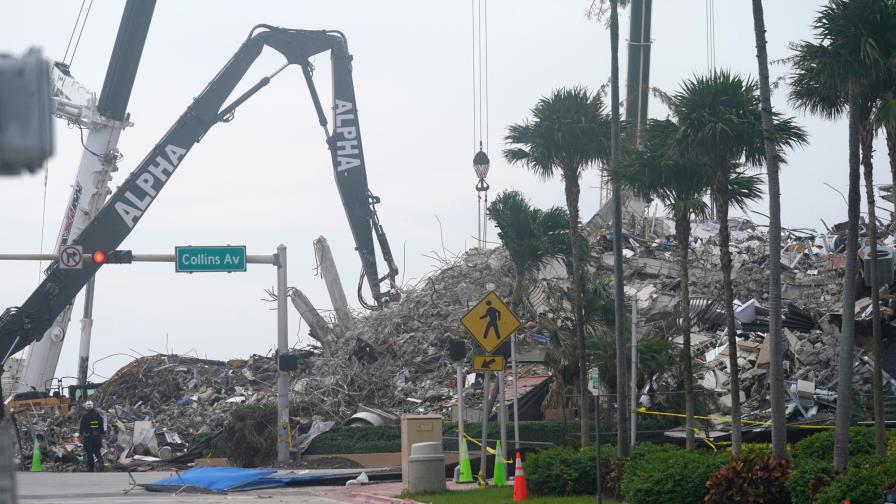 Suben a 36 los cuerpos recuperados de edificio derrumbado en Miami-Dade
