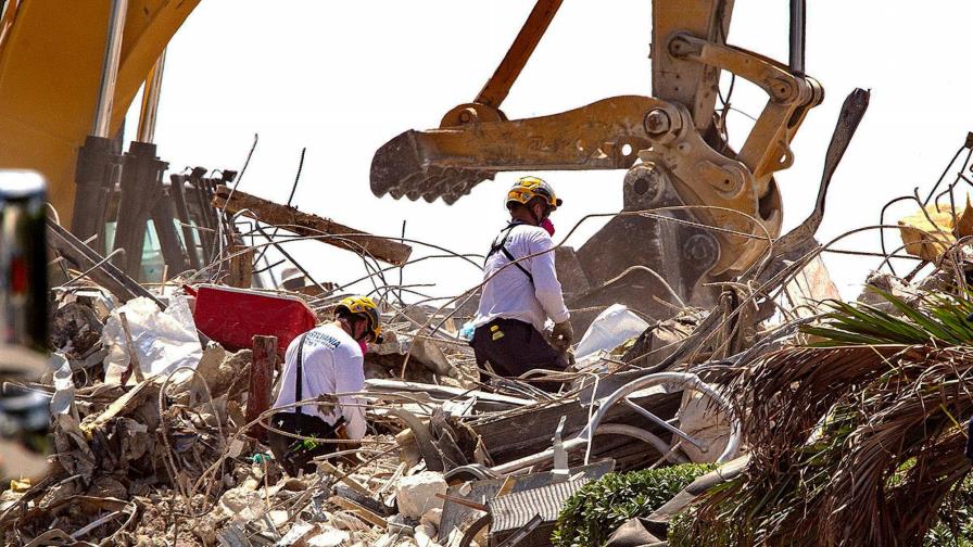 Suben a 97 los muertos en el derrumbe de edificio residencial en Miami-Dade