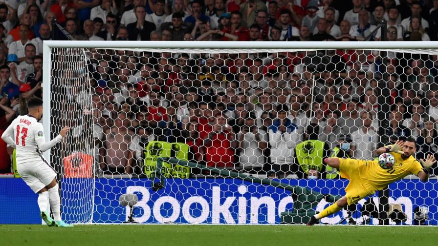 Italia encuentra la gloria en los penaltis en Wembley