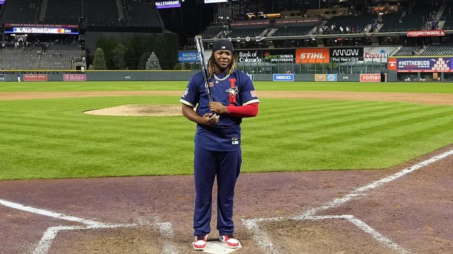 Vladimir Guerrero Jr., y Freddy Peralta lideran latinos en bateo y efectividad Vladimir Guerrero Jr., y Freddy Peralta lideran latinos en bateo y efectividad