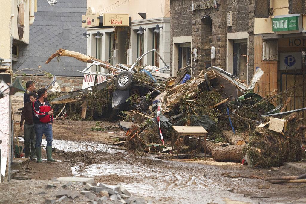 Numerosos edificios en Altenahr, Alemania, fueron dañados por una fuerte tormenta con fuertes lluvias, el jueves 15 de julio de 2021. Varias personas murieron y decenas desaparecieron el jueves debido a que las graves inundaciones en Alemania y Bélgica. (Thomas Frey / dpa vía AP)