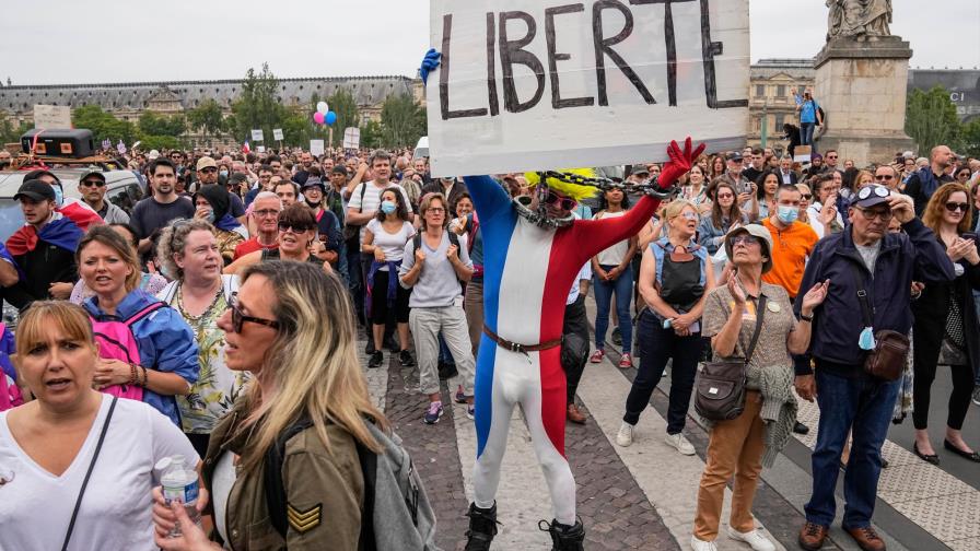 Unos 15.000 nuevos contagios en Francia y aumento de ingresos en un día Unos 15.000 nuevos contagios en Francia y aumento de ingresos en un día