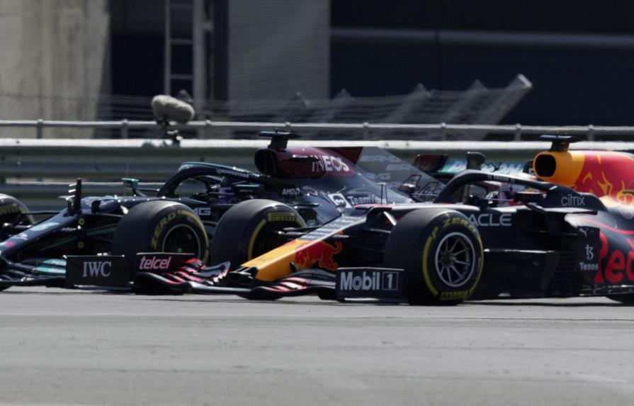 F1: Horner sigue molesto por choque provocado por Hamilton