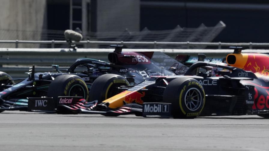 F1: Horner sigue molesto por choque provocado por Hamilton