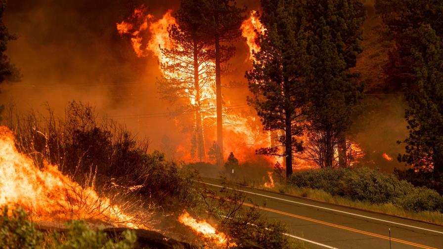 El tiempo complica la lucha contra el fuego en oeste de EEUU