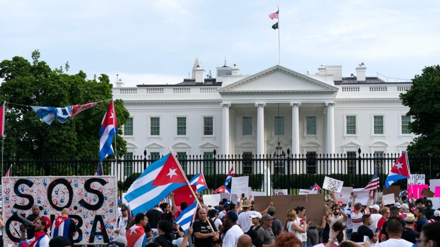 Congresistas acusan a Biden de escuchar a izquierdistas y no a cubanos