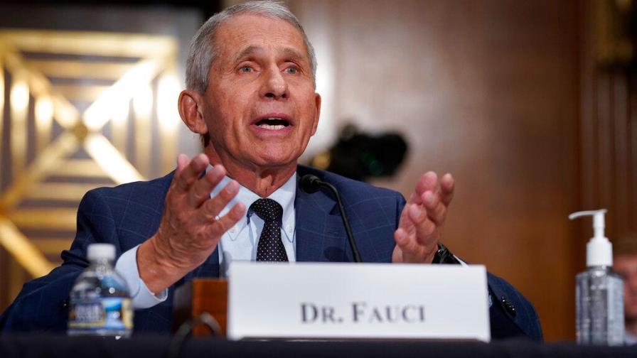Fauci advierte de penurias si gente sigue rechazando vacunas
