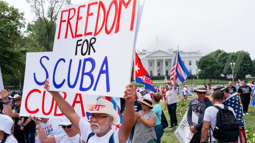 Cientos de manifestantes lanzan al Gobierno de Biden un SOS por Cuba