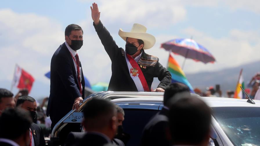 Nuevo presidente peruano nombra primer ministro izquierdista