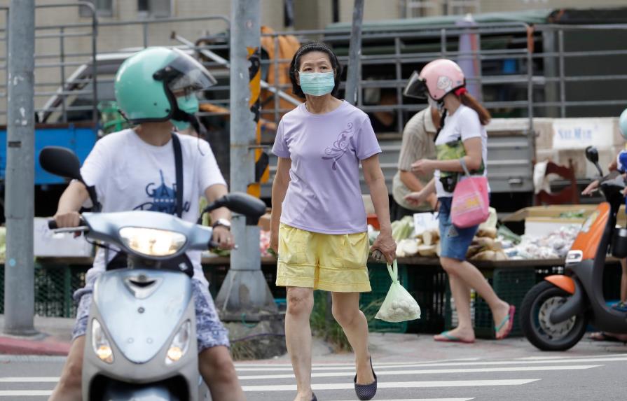 Repunte de COVID-19 en China, país que presumía de su éxito controlando pandemia 