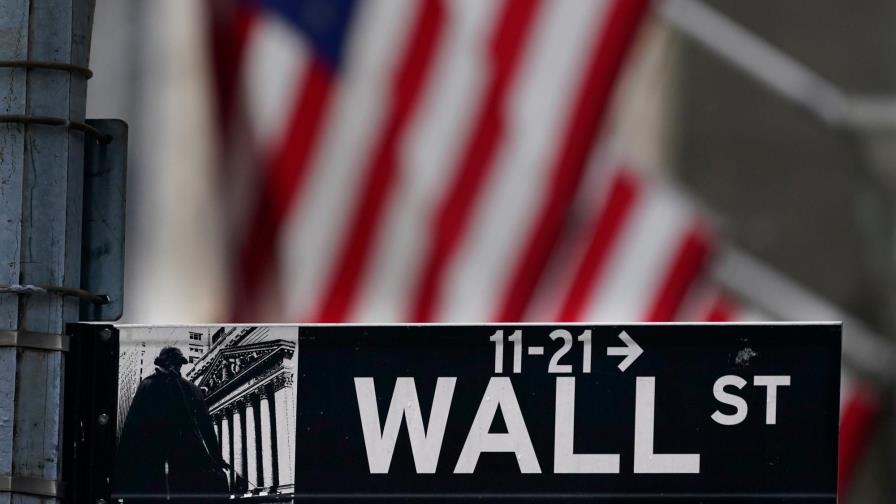 Wall Street abre en baja en su última sesión del mes