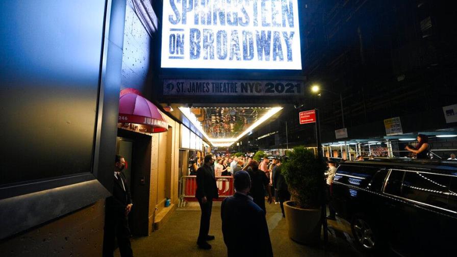Broadway requerirá vacunas y mascarillas a su audiencia Broadway requerirá vacunas y mascarillas a su audiencia