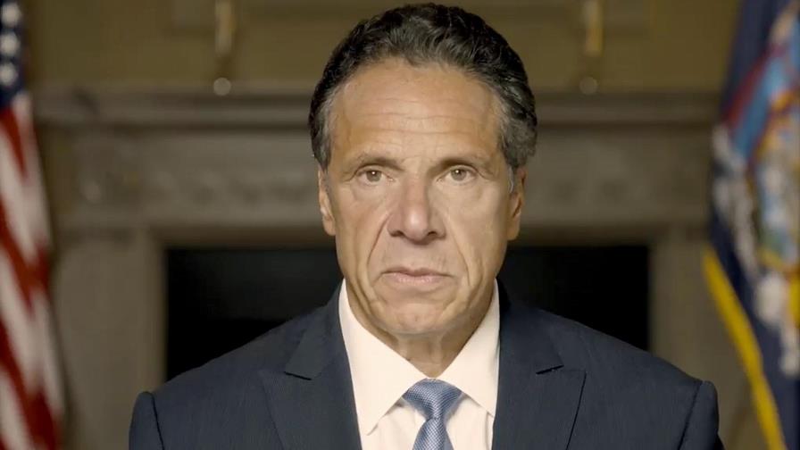 Una mujer denuncia penalmente por abuso sexual al gobernador de Nueva York