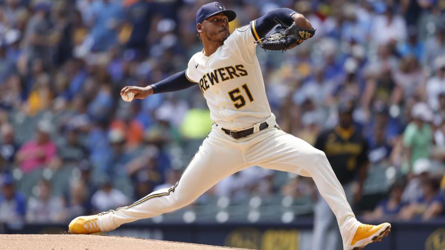 Los Cerveceros con Freddy Peralta viajan a San Luis Los Cerveceros con Freddy Peralta viajan a San Luis