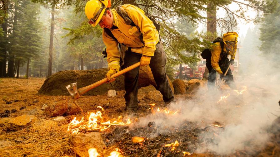El incendio Dixie se convierte en el tercero más grande en la historia de California