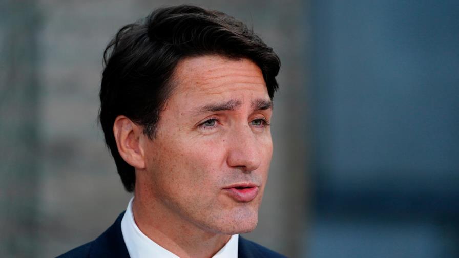 Trudeau, acosado por segundo día consecutivo por manifestantes antivacunas