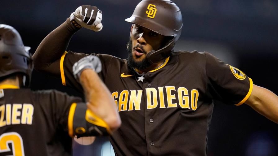 Fernando Tatis Jr. regresa explosivo y batea de 5-4, con dos jonrones y cuatro empujadas