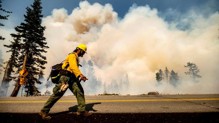 Nuevo incendio forestal explota cerca de la capital de California