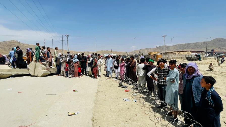 EEUU advierte que talibanes impiden acceso de afganos al aeropuerto de Kabul