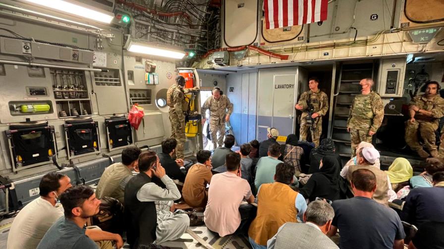 Estados Unidos continuará su misión de evacuación pese a los ataques de Kabul
