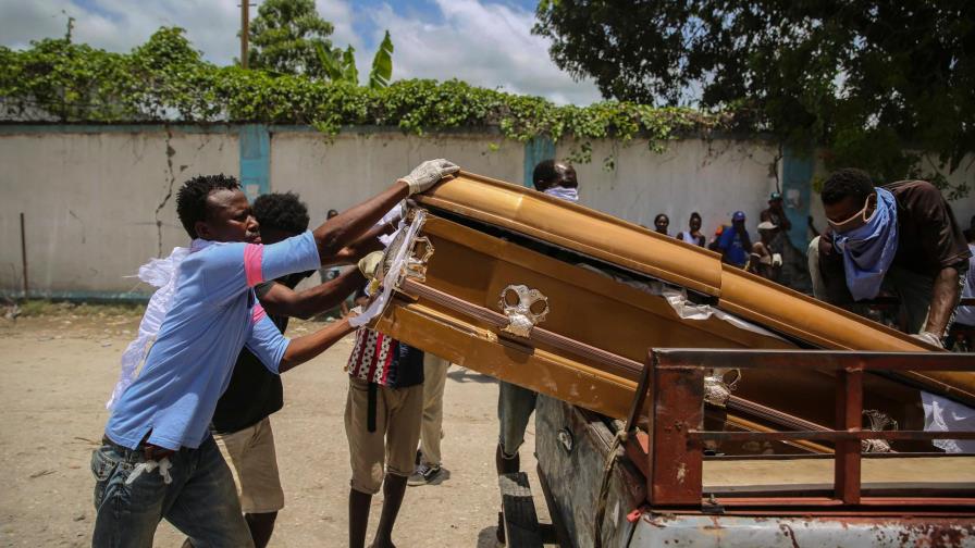 La estrecha relación entre los vivos y los muertos en Haití