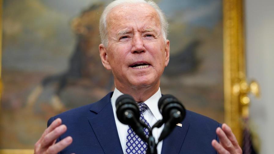 Joe Biden saluda avance en el Congreso de sus gigantescos planes de inversiones 