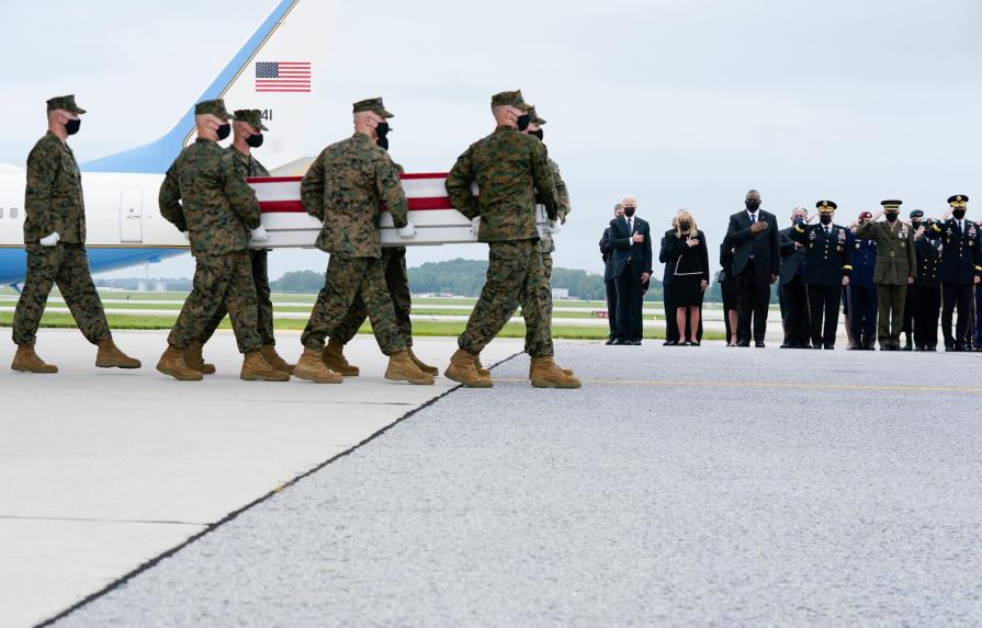 Muy criticado, Biden se reúne con familiares de soldados muertos en Afganistán