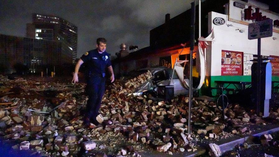 Ida mantiene el peligro como tormenta tropical tras devastar Luisiana