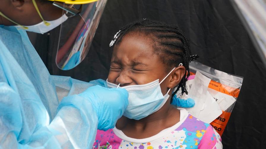 Contagios por COVID-19 se mantienen estables en Florida, sin casos de ómicron
