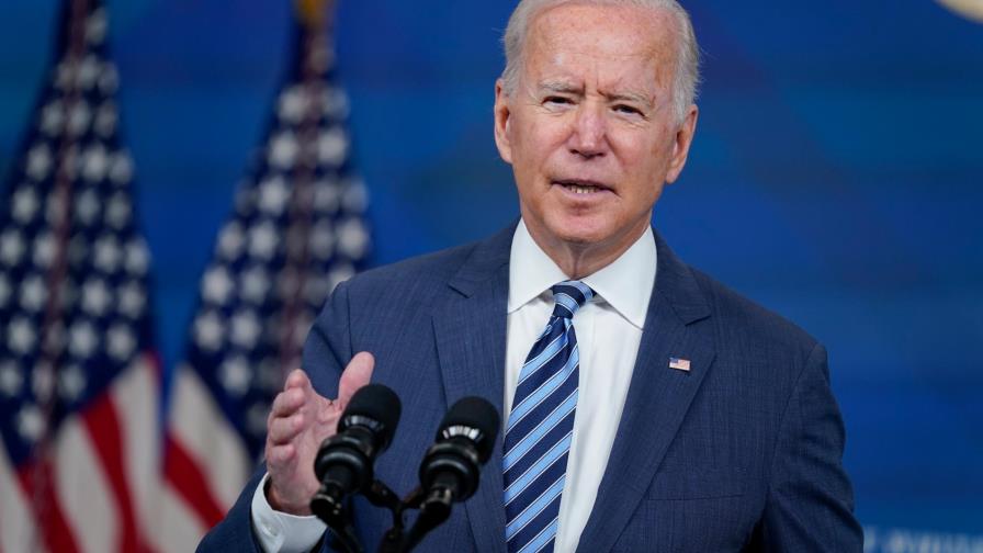 Aprobación de Biden cae al 44 % por manejo del retiro de tropas de Afganistán