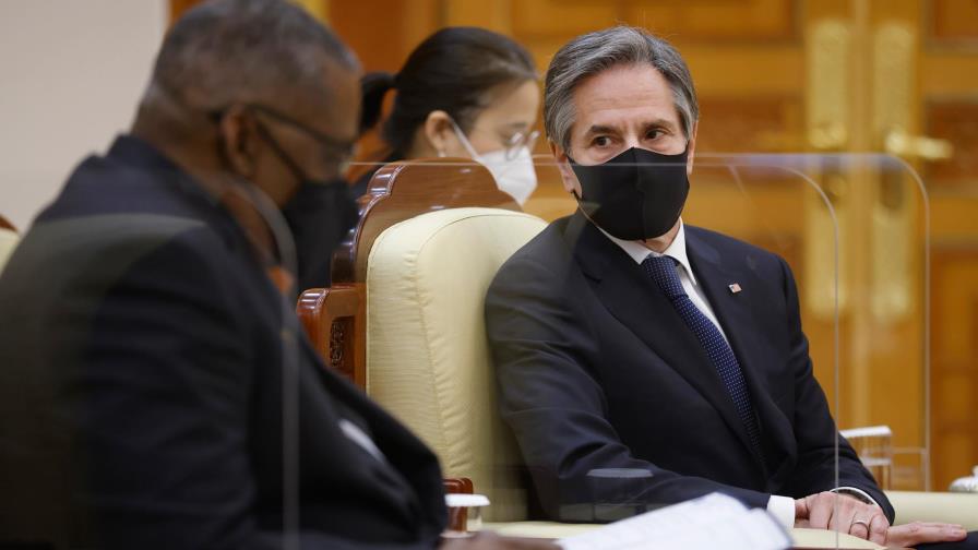 Blinken y Austin evalúan la situación en Afganistán con emir de Catar en Doha