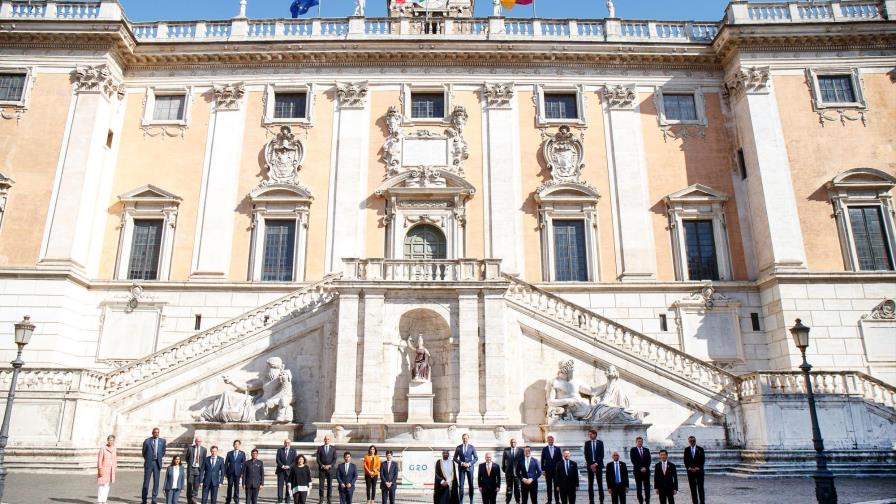 El G20 se compromete a inmunizar al 40 % de la población mundial en 2021