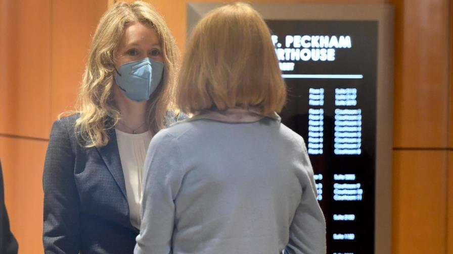 Empieza en EEUU el juicio por fraude contra la emprendedora Elizabeth Holmes