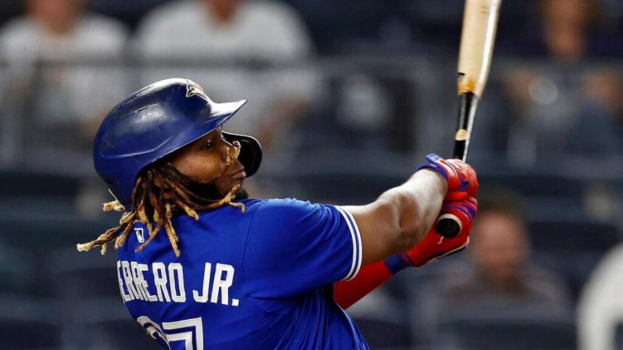 Guerrero Jr., pegó el jonrón 45, supera a su padre y lidera solo la MLB Guerrero Jr., pegó el jonrón 45, supera a su padre y lidera solo la MLB