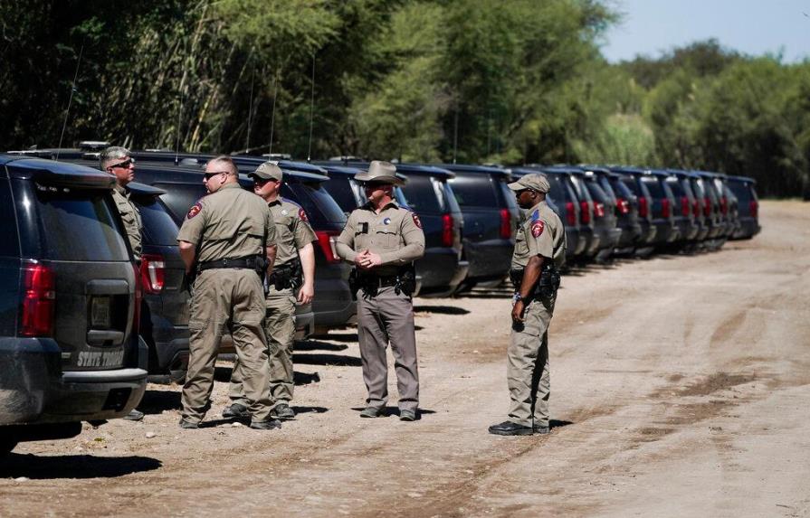Agentes fronterizos estadounidenses detienen a 14 soldados mexicanos