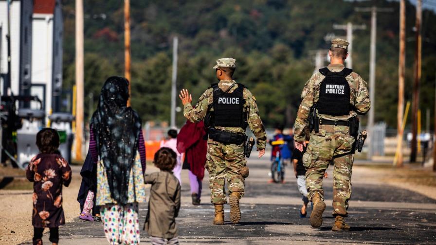 El intérprete que ayudó a rescatar a Biden en 2008 escapa de Afganistán