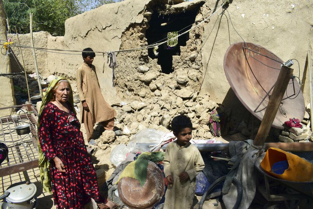 Mueren al menos 20 personas en terremoto al sur de Pakistán
