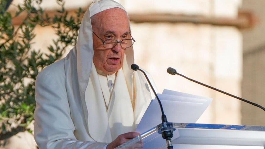 El papa aboga por un salario universal y la reducción de la jornada laboral El papa aboga por un salario universal y la reducción de la jornada laboral