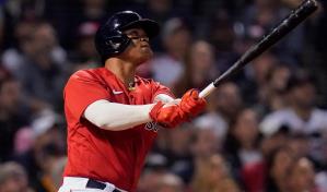 El bate de Devers no se enfría ni con el frío de octubre