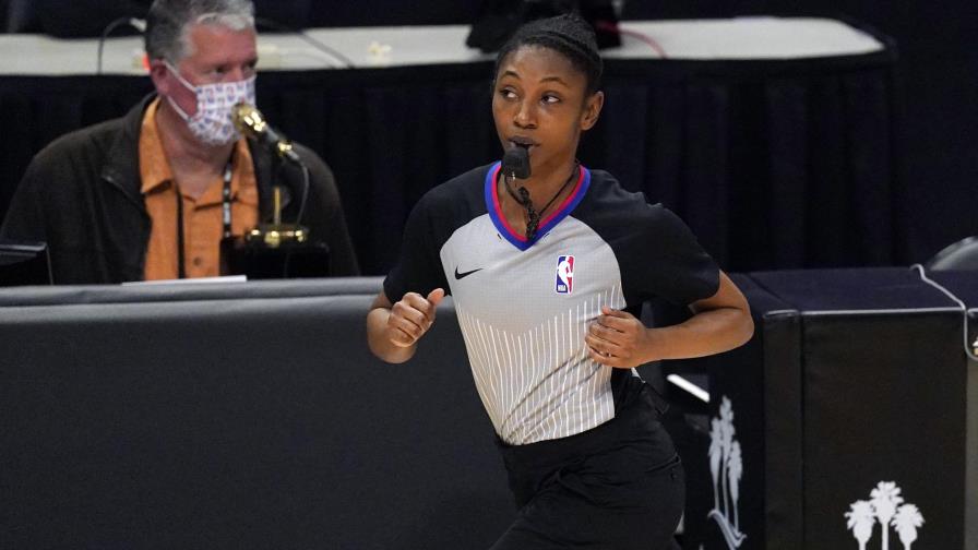 Danielle Scott, sexta mujer elegida para dirigir partidos de la NBA