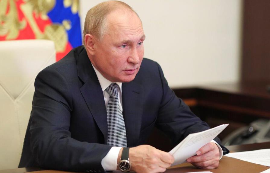 Putin ordena semana no laboral para contener al COVID-19