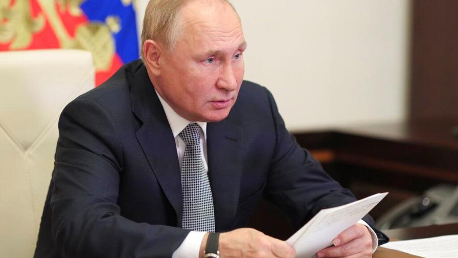 Putin ordena semana no laboral para contener al COVID-19