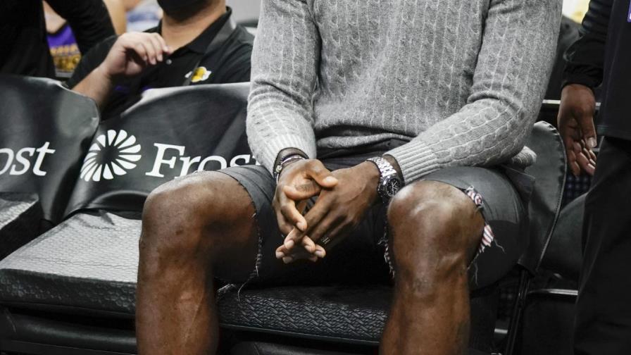 LeBron James está lesionado en el tobillo derecho y es baja para los Lakers