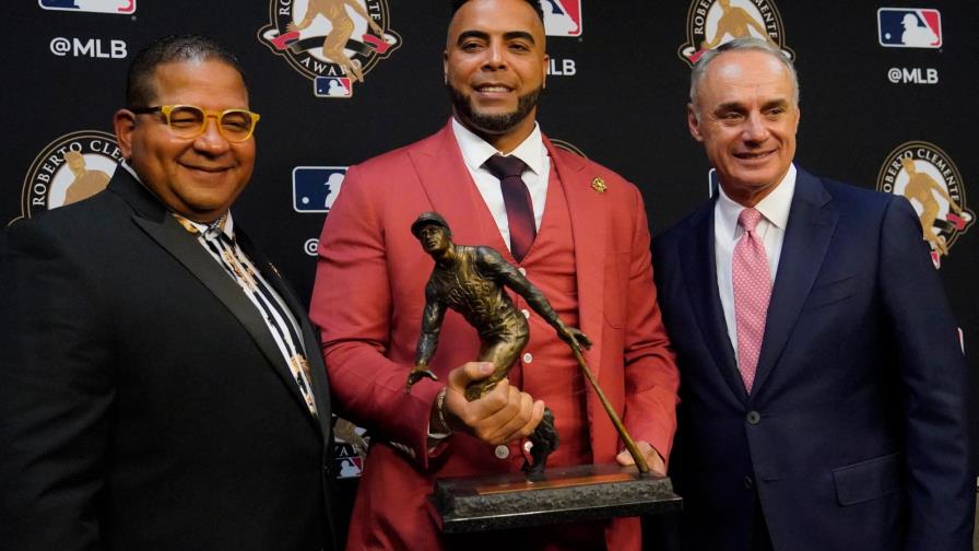 Nelson Cruz se siente “bendecido” por recibir el premio Roberto Clemente