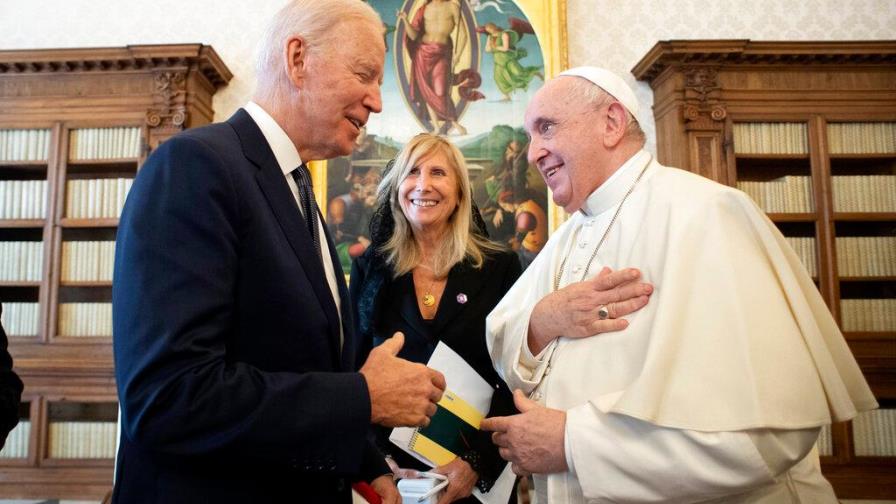 El papa bendice a Biden como buen católico y hablan de clima y migración