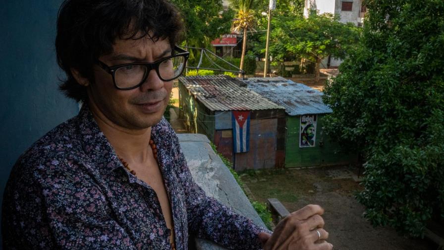 Líder de protestas en Cuba denuncia que la policía le impide salir de su casa