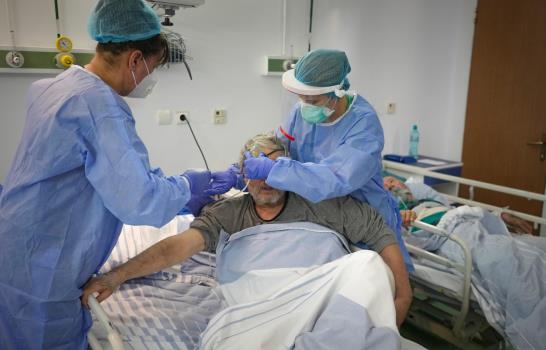 El virus golpea a Europa Oriental ante pocas restricciones