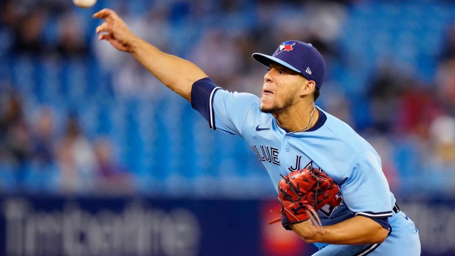 José Berríos firma por siete años y US$131 MM
