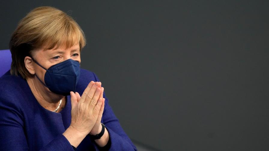 Merkel dice que las restricciones en Alemania contra el covid-19 “ya no son suficientes”